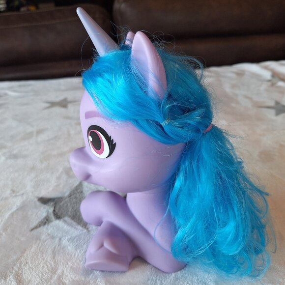 2020 My Little Pony Izzy Moonbow Styling Head Bust Brushable Hair MLP - Picture 6 of 11